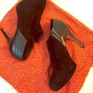 Vince camutu size 7.5 black bootie like new